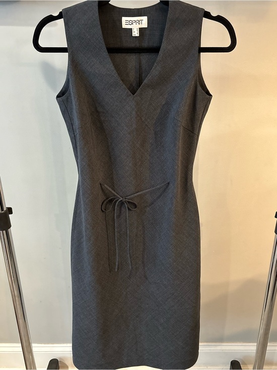 Esprit Dresses & Skirts - Esprit Charcoal Gray Sleeveless V-Neck Midi Sheath Dress women’s Sz. 2 tie waist
